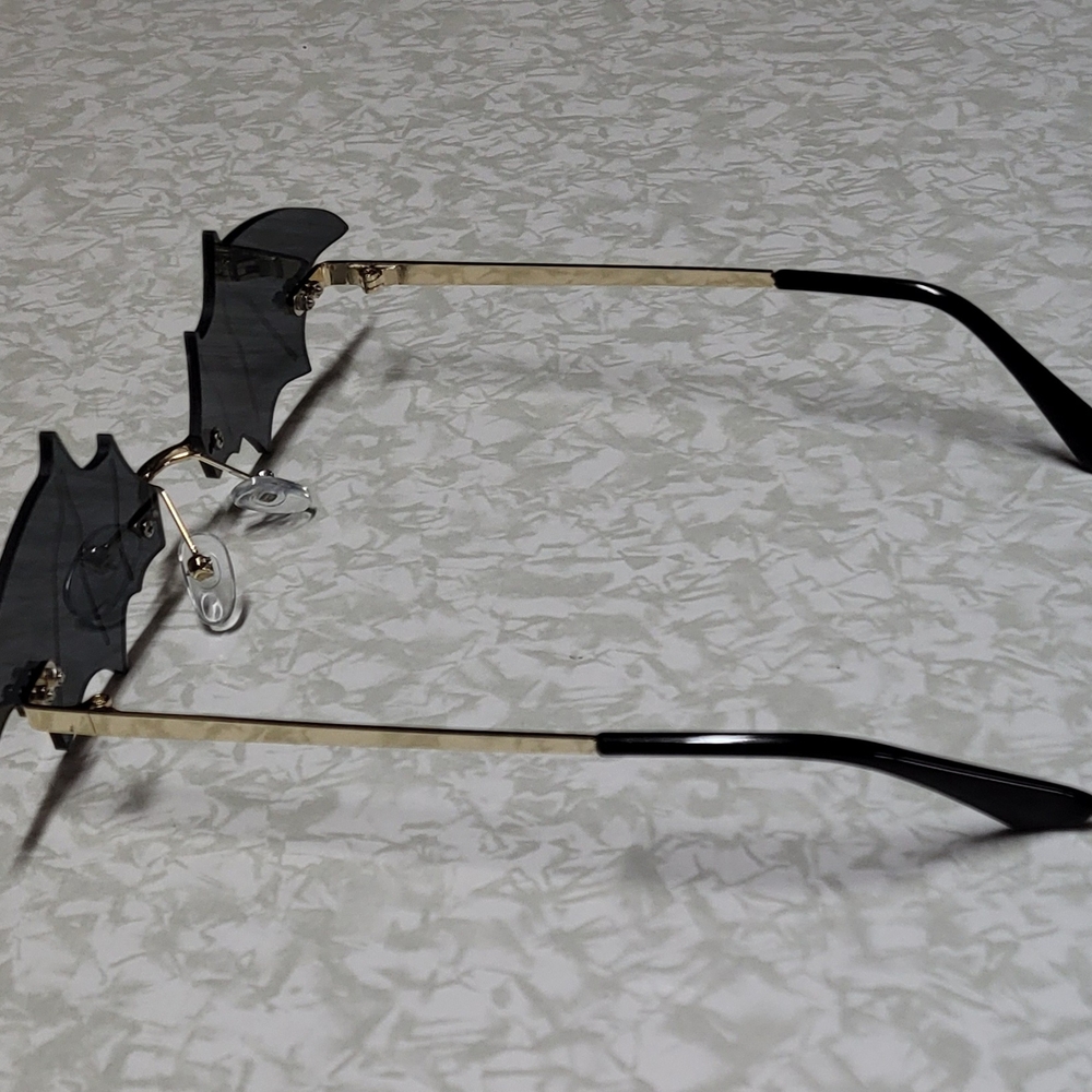 Gothic Bat Wing Sunglasses - Picture 3 of 5